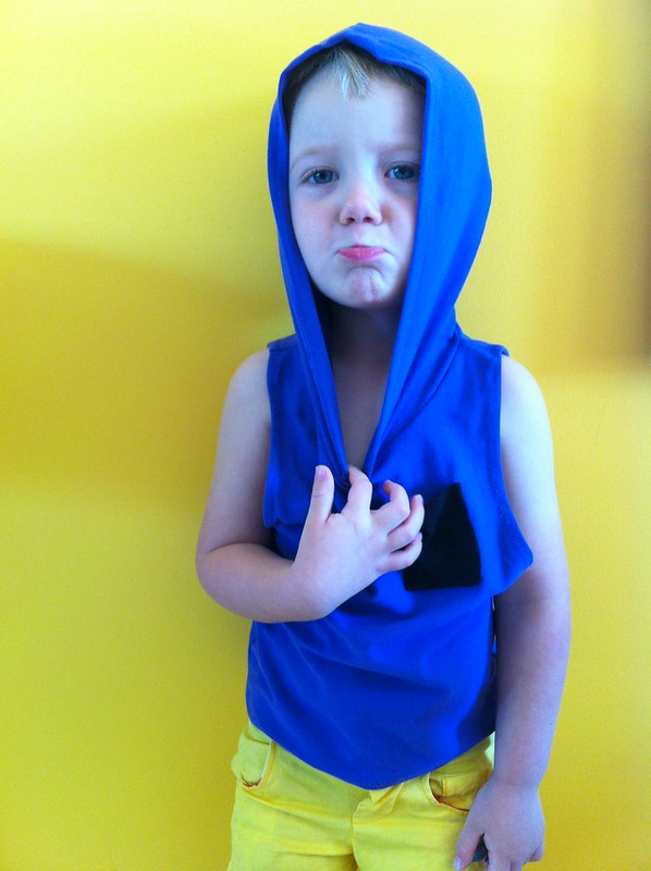 Free Pattern: boys hooded hipster singlet (free pattern in size 3T)  • www.max-california.com