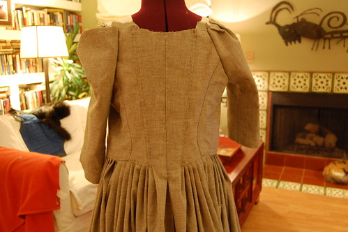 Making a robe a l'anglaise 32
