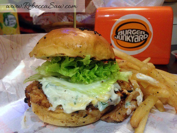Burger Junkyard 2-012