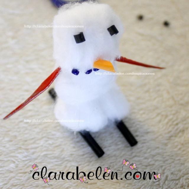 Muñeco de nieve con algodones