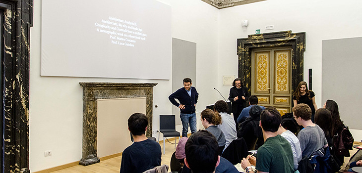 Students attend a lecture in the Palazzo Santacroce in the spring of 2016.

photo / Chris Andras (B.Arch. '18)