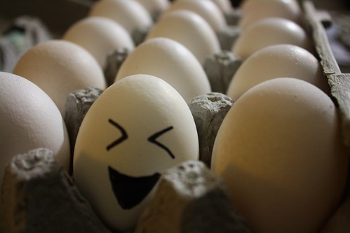 this egg is cracking up by Rakka