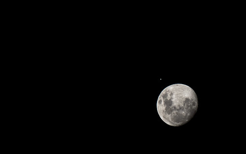 A Lua e Júpiter by kassá