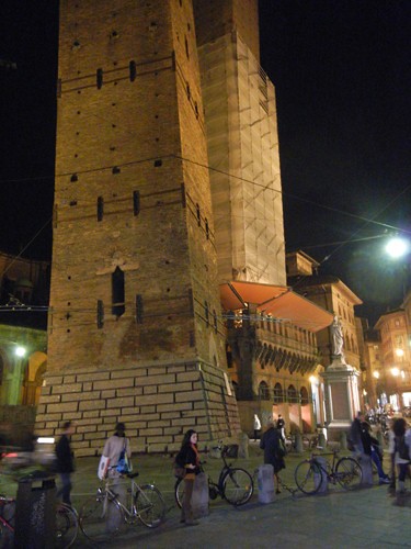 DSCN4353 _ Torre degli Asinelli, Bologna, 17 October