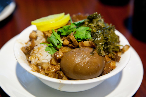 Lu Rou Fan (Minced braised pork on rice; 滷肉飯)
