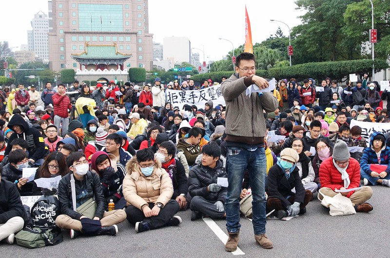 2013元旦清晨，超過1,500名學生上凱道反對媒體壟斷。（攝影：王顥中）