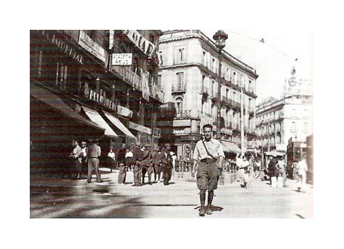 Moisès Broggi Valles Puerta del Sol año 1937 by Octavi Centelles