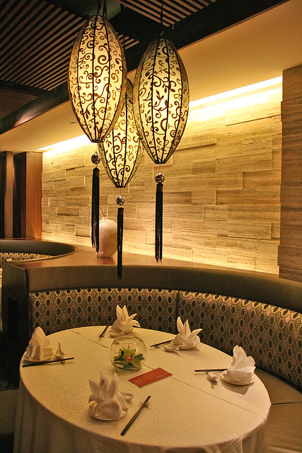 Si Chuan Dou Hua has very elegant dining settings