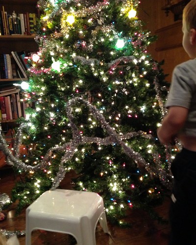 decorating Kiki's tree3