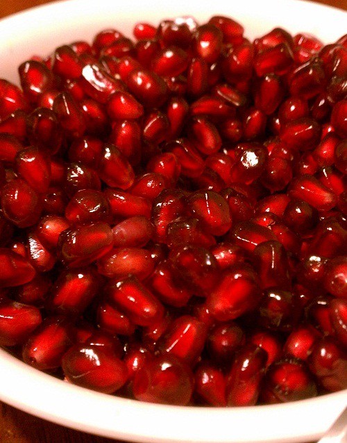 pomegranate seeds vertical cropped