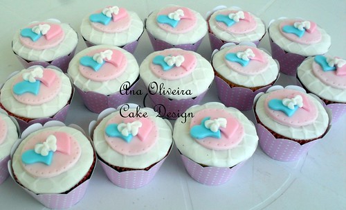 cupcake coração rosa by Ana Oliveira Cake Design