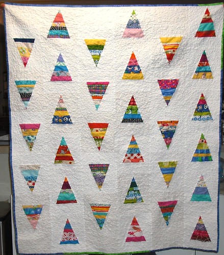 string triangle quilt - front