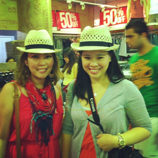 Great shopping finds and great friends always go well together. Foldable Panama hat on sale in Cotton On: SGD2 (P66). Good friend: Priceless. Thanks for hosting us in Singapore @binkkihipolito ❤ #travel #singapore #shopping #tavelshopping #CottonOn #frien