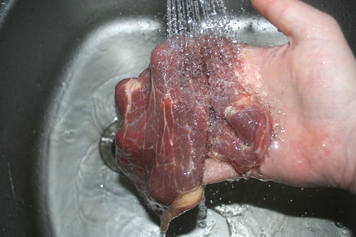28 - Fleisch waschen / Wash meat