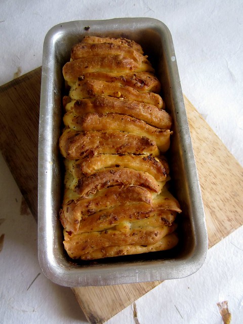 Herb & Cheese Pull-apart Loaf