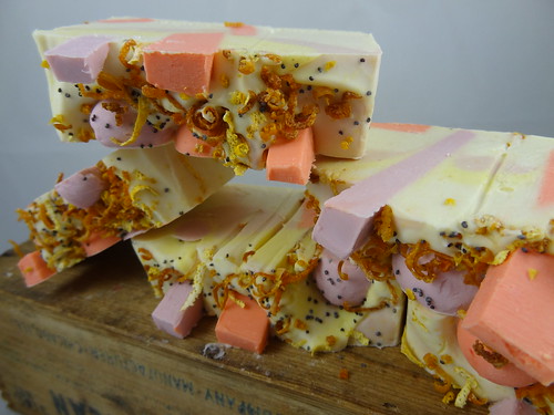 Pink Graperfruit Soap - The Daily Scrub (13)