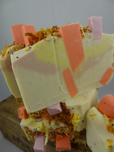 Pink Graperfruit Soap - The Daily Scrub (11)