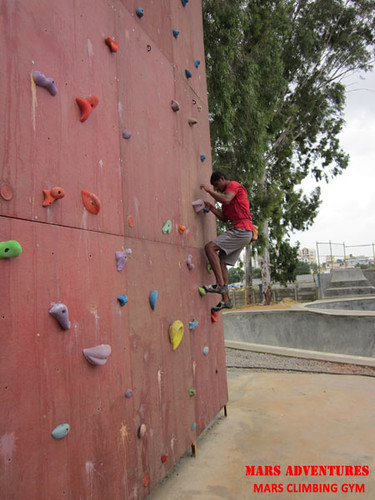 Mars_Climbing_Gym_Wall_3