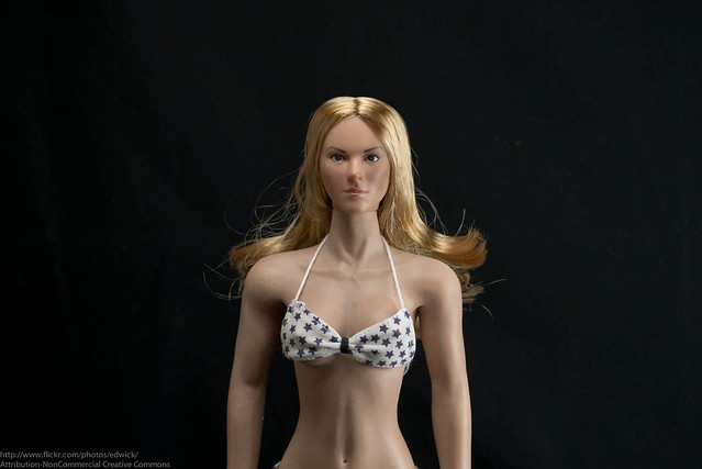 VERYCOOL 1/6 Female Seamless Makeup Body 12'' Medium Chest Figure