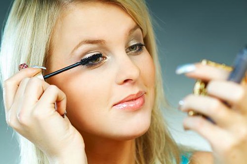 quick-makeup-tips-dt_569567-1