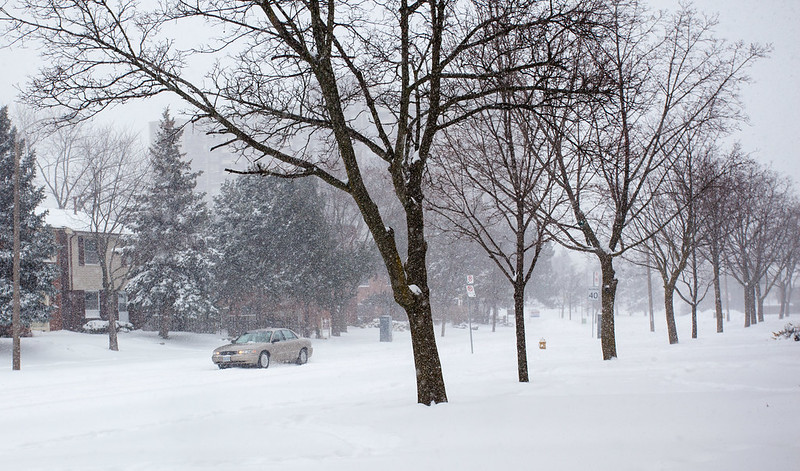 Winter Hits Toronto [EOS 5DMK2 | EF 17-40L@40mm | 1/500s | f/7.1 | ISO100]