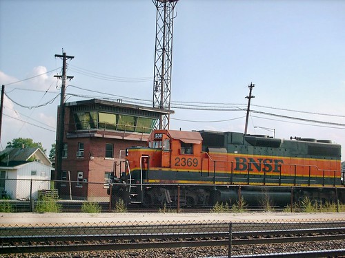 BNSF Railway yard switching move passes the tower at Clyde Yard.  Cicero Illinois.  Early September 2007. by Eddie from Chicago