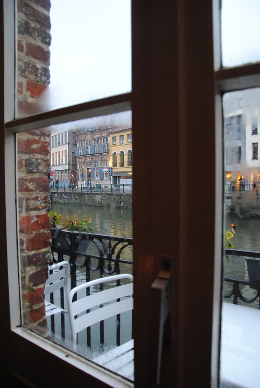 Mrs. Beanzz, Ghent: a café with a view over the Leie