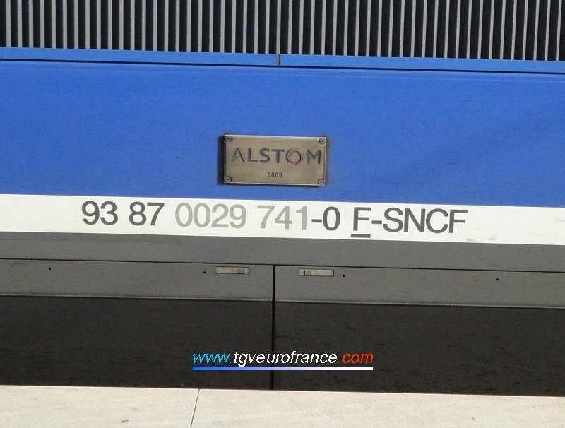 Vue de l'immatriculation UIC de la motrice impaire de la rame TGV Dasye 721 de SNCF Voyages