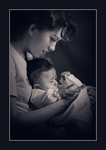 mother_and_her_baby_by_ijifotogurafi-d2yb2ic by Ratu Kelana Pictures