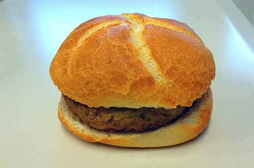 Fleischpflanzerlsemmel / Meat ball bun