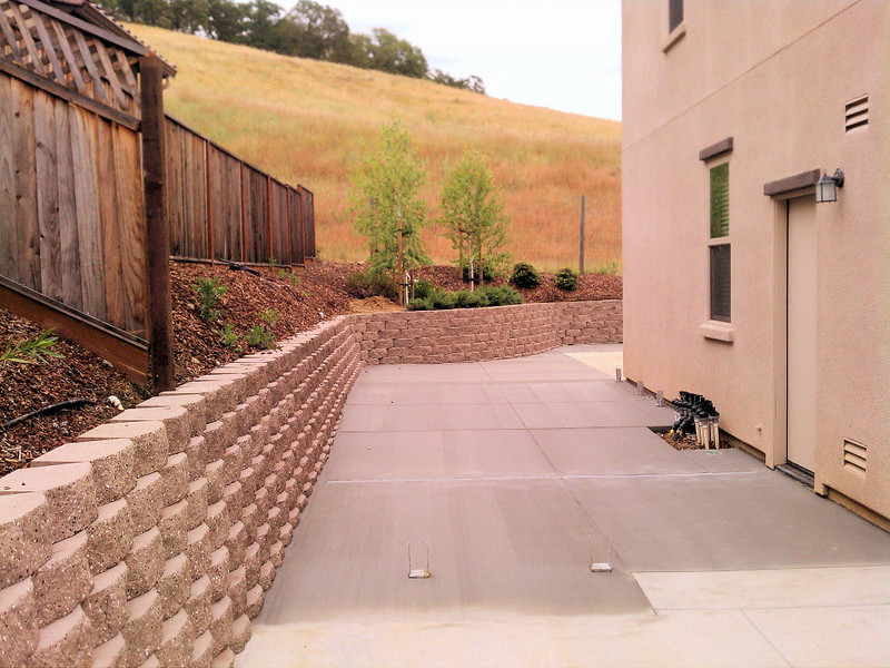 Legacy Stone Retaining Wall & Sideyard Concrete Extended