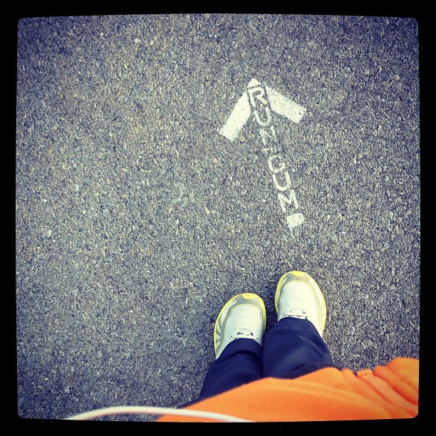 "Ran" (part of) a local 5k course, through a gorgeous neighborhood, with these cute arrows. Longest running interval yet (a whopping 2.5 minutes).