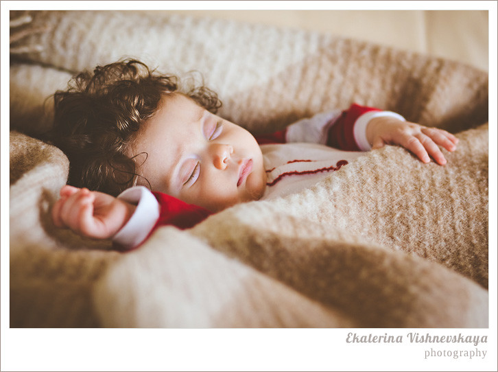 фотограф Екатерина Вишневская, хороший детский фотограф, семейный фотограф, домашняя съемка, студийная фотосессия, детская съемка, малыш, ребенок, съемка детей, сон, ребёнок спит, фотограф москва