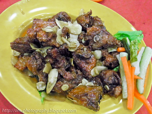 keong nga kai, fried chicken with young ginger slices R0021491 copy