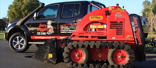 Dingo Digger Hire at One Tree Hill