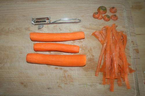 29 - Möhren schälen / Peel carrots