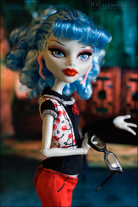 Ghoulia (2 of 4)