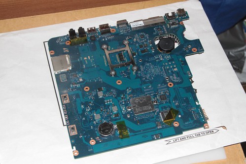 Samsung NP305 laptop motherboard removed from the case