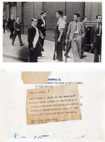 Barcelona, 15 de octubre de 1934, los miembros del somatén en funciones policiales, foto Agustí Centelles i Ossó, fue distribuída por Associated Press Photo. by Octavi Centelles