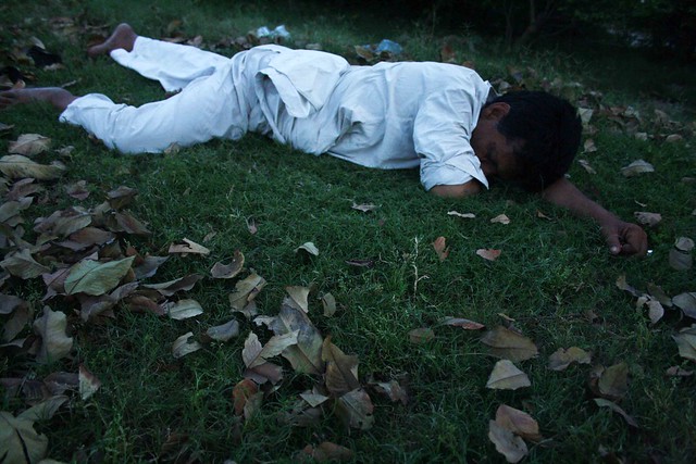 Photo Essay – A Sleeping Man, Outside Humayun’s Tomb
