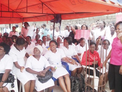 Healthcare workers in the Federal Republic of Nigeria have embarked upon an indefinite strike. Recently 1,000 physicians in Lagos were terminated due to labor disputes. by Pan-African News Wire File Photos
