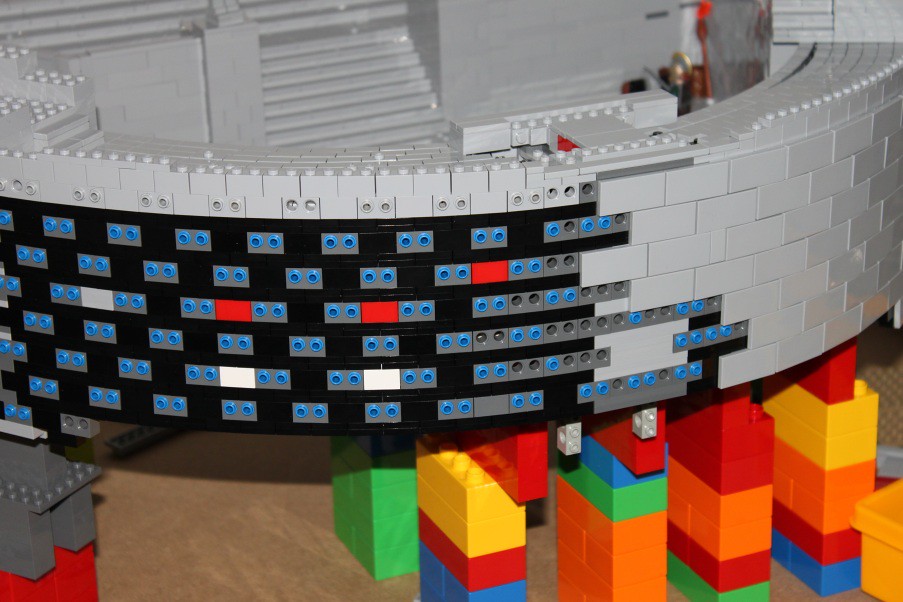 LEGO - LotR Helms Deep minifig scale
