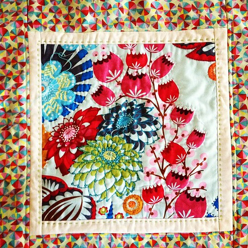 Hand quilting for a pillow from @annamariahorner Every Last Stitch class
