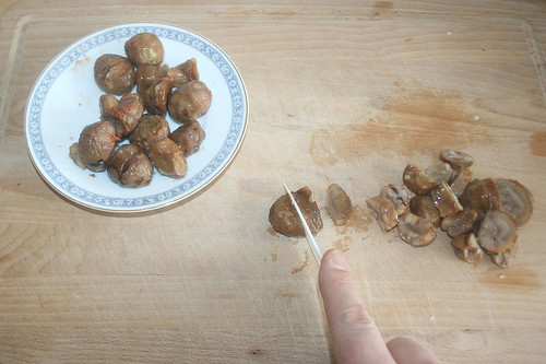 14 - Maronen zerkleinern / Cut sweet chestnuts