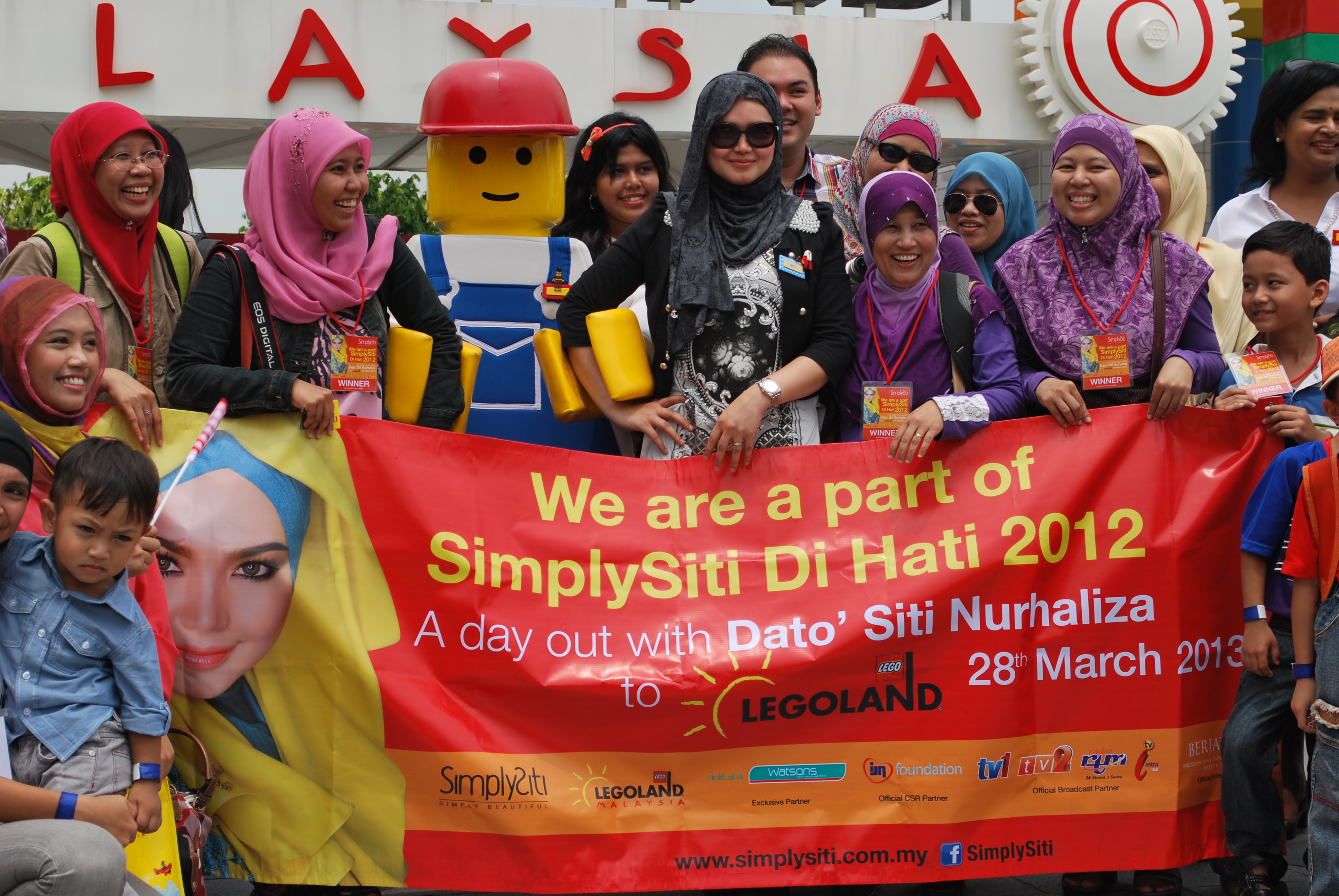 Gambar Dato Siti Nurhaliza &Amp; Pengguna Simplysiti Di Legoland Malaysia