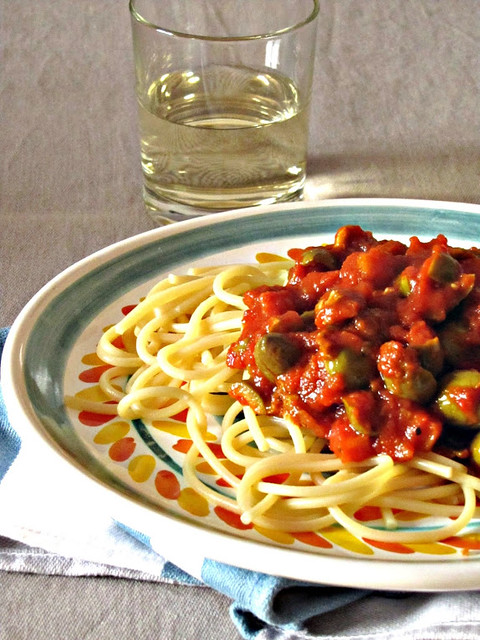 Spaghetti alla Chitarra con Ragù di Olive