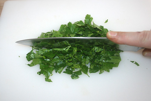 45 - Petersilie zerkleinern / Grind parsley