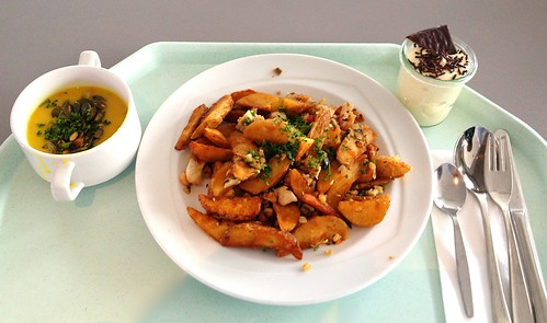 Kürbissuppe & Kartoffel-Gemüsepfanne mit Meeresfrüchten / Pumpkin soup & potato vegetable fry with seafood
