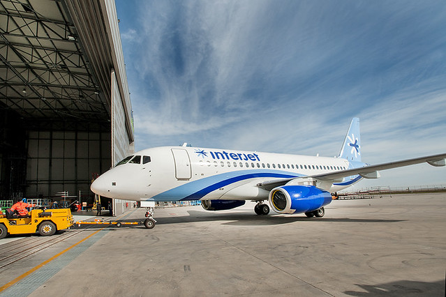 SSJ100 for Interjet - Painting the livery