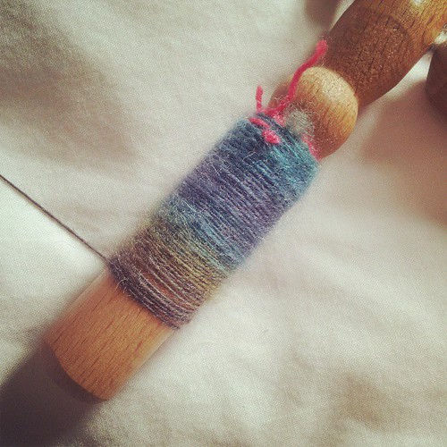 My first attempt at spinning dyed fleece. It's so pretty. #craftphoto